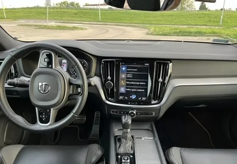 Volvo S60 cena 120800 przebieg: 75265, rok produkcji 2019 z Wrocław małe 67